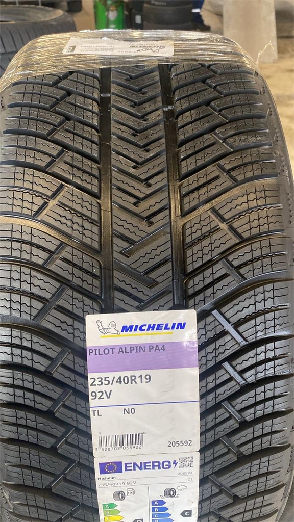 225/40R18 92V MICHELIN PILOT ALPIN PA4 XL MO